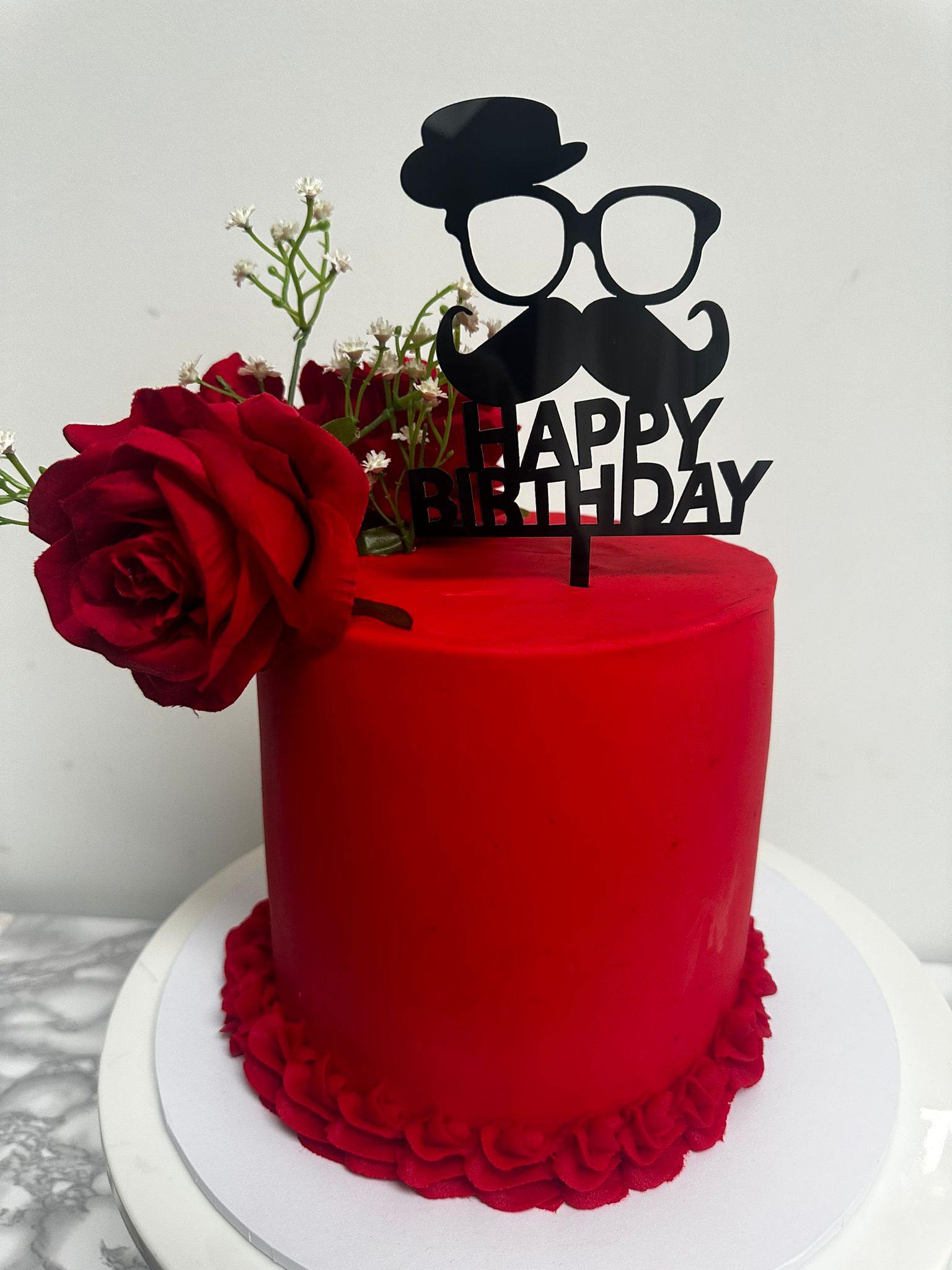 Moustache birthday cake - Decorated Cake by Ell&Cake - CakesDecor